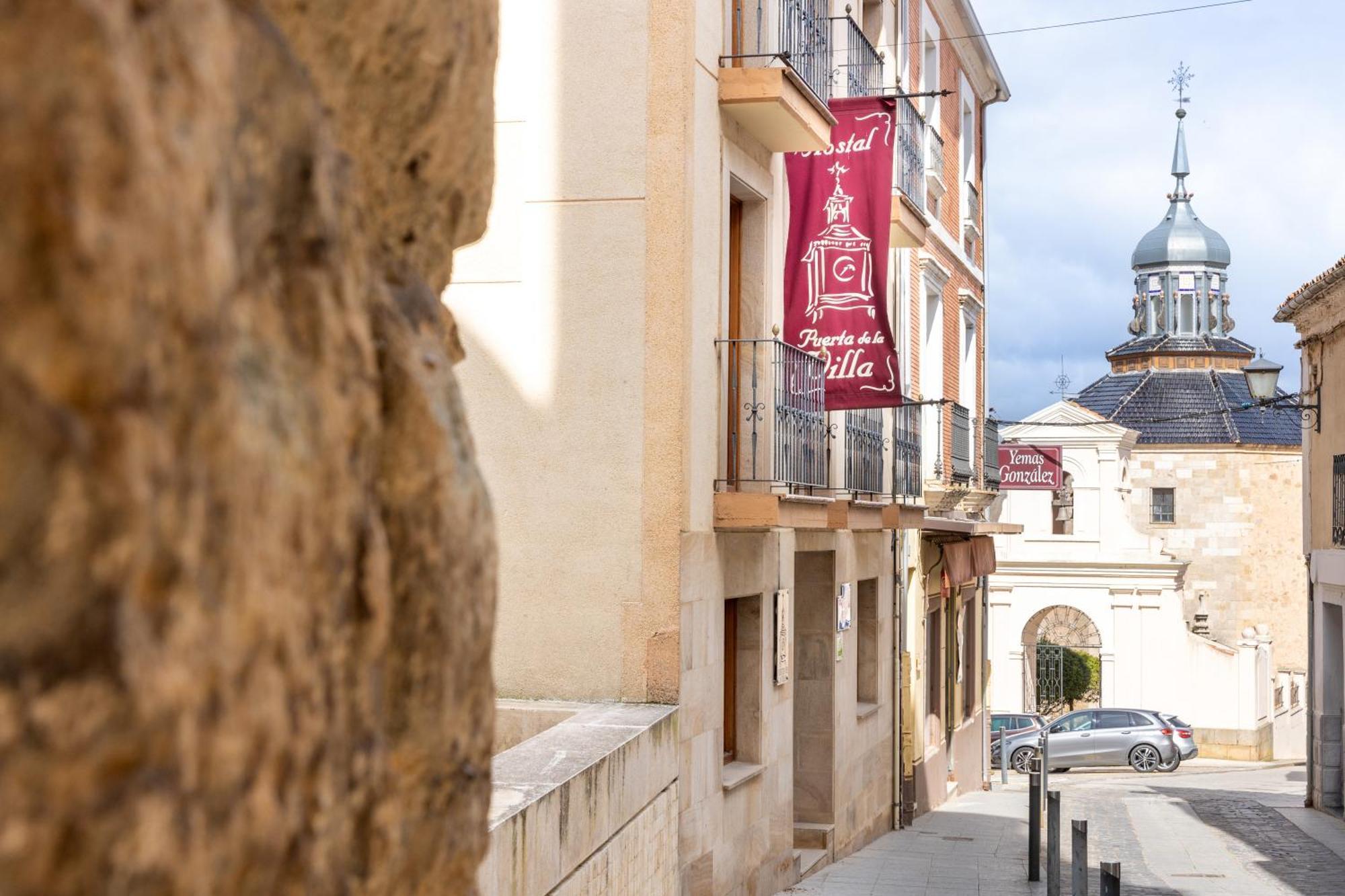 Hostal Sin Recep24H Puerta De La Villa - Pet Friendly & Restaurante Almazán 외부 사진
