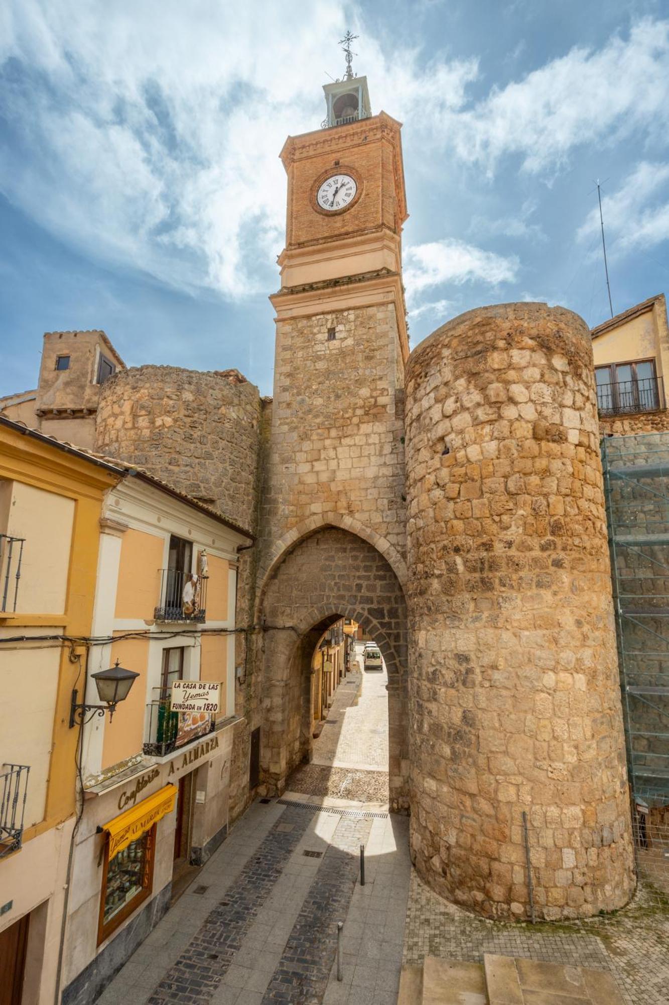 Hostal Sin Recep24H Puerta De La Villa - Pet Friendly & Restaurante Almazán 외부 사진