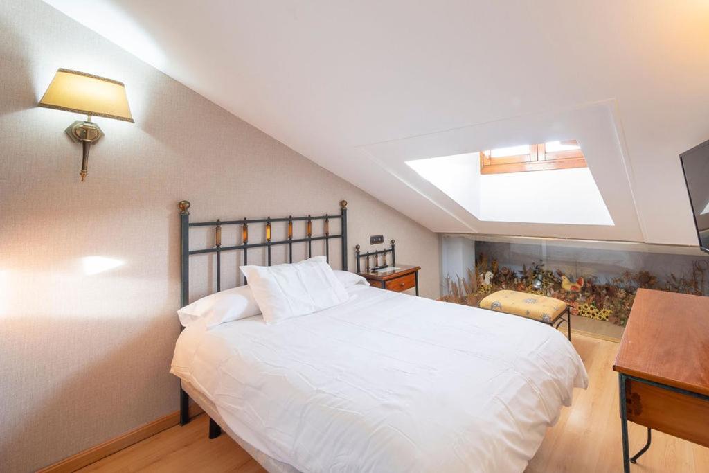 Hostal Sin Recep24H Puerta De La Villa - Pet Friendly & Restaurante Almazán 외부 사진